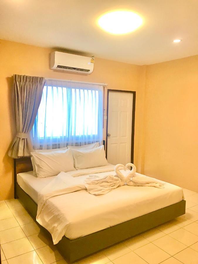 The Luka Guesthouse And Restaurant Patong Eksteriør billede